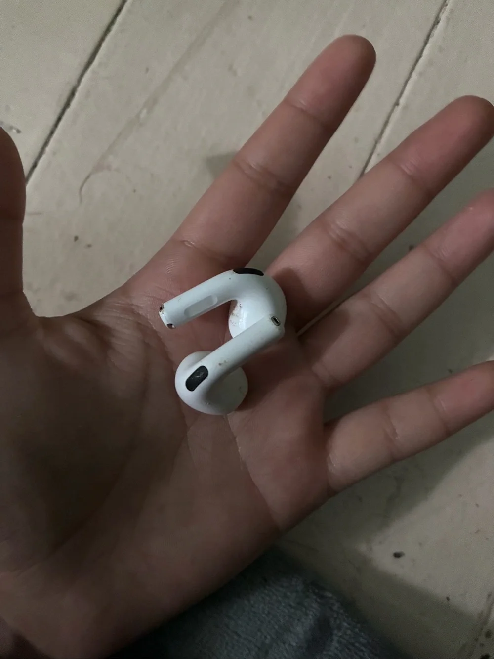 Apple AirPods (3rd generation) with MagSafe Charging Case